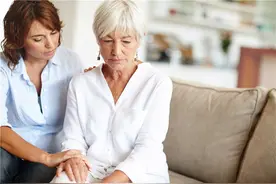 一位母亲的心酸：儿子结婚后，我们距离越来越远了图片