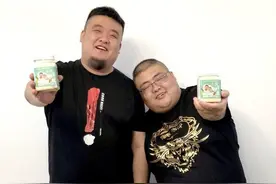 知名网红猝死，除了肥胖这些问题要注意，站着坐着简单2步瘦美背图片