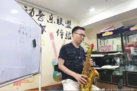 洛阳90后辞去大学教师工作，回到家乡开公益课堂：为了音乐梦想图片