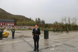 秦皇岛市抚宁区举行向烈士敬献花篮仪式图片