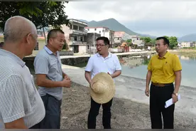 全国优秀县委书记黎晓华：“一定要把山区经济搞上去”图片