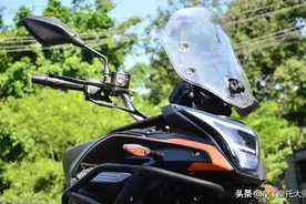 兼顾通勤和旅行，2万多的无极都市ADV：双通道ABS+旅行箱图片