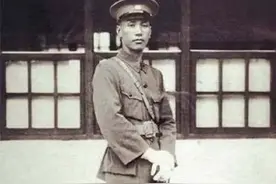 国民党被俘最高将领，为女人怒抽蒋介石耳光，死后葬在八宝山图片