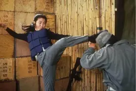 她是中国第一代女侠，洪金宝的亲奶奶，连成龙周星驰都要敬她三分图片