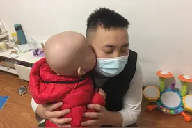 感动！2岁宝宝危在旦夕，花甲爷爷卖掉住了一辈子的家救孙图片
