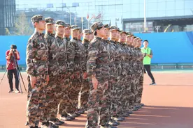 新生军训别做“这几类人”，很容易没朋友，教官同学都不喜欢图片