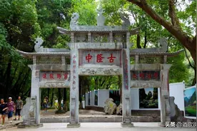 头三尾四全鱼酒，茶七饭八酒十分，襄阳待客九大怪图片