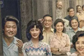 错位图永远不会让人失望，张雨绮和小男孩腿的错位图毫无违和感图片