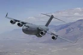 体型巨大用霸王来命名，野战机场照样起降，单价接近6亿美元图片