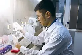 中国科学院南海海洋研究所副研究员陈廷：对虾病害防控一在“种”二在“防图片