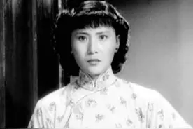 袁霞：三穿军装两进八一厂，一生经典“何兰芬”，和婆婆亲如母女图片