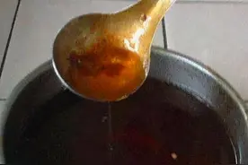 过年炸东西的剩油还能用吗？教你废油变清油、调味油，简单又实用图片