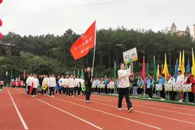 2021年师大一中秋季运动会初三3班剪影图片
