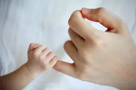 宝宝聪不聪明，从手部就能反映出来，若娃有这三个特征就偷着乐吧图片
