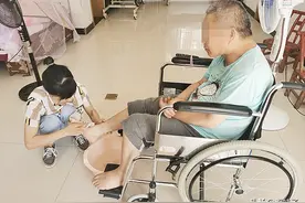 8年前，丈夫不慎从高空摔落，致高位截瘫！常德媳妇做出一个令人感动的选择…图片