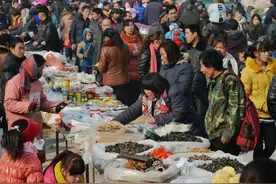为什么现在的春节只是放假？看完30年前的春节，才是真正的过年图片