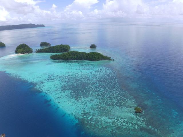 帕劳敢逆世界潮流，孤悬在太平洋上的岛国，到底是个怎样的国家？