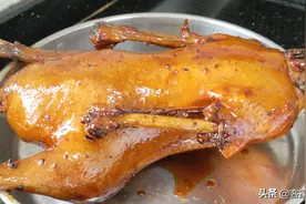广东人爱吃的碌鹅：教你家常做法，配料简单步骤少，1大只不够吃图片