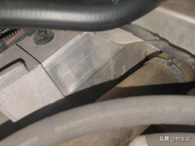 花70万买辆阿斯顿马丁Vantage，打开一看才开2万公里！网友：太值