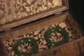婆婆送的一对手镯，光看盒子就不一般！儿媳称它价值几百万图片