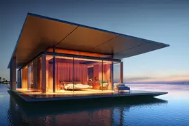 男子花百万将家搬到水面上 12㎡漂浮小屋每月管理费至少三千图片