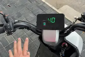 为什么电动车电池一充电就满，一加速就掉2格电？正确原因找到了图片