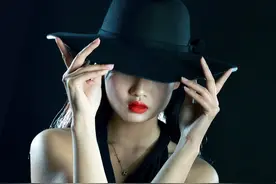 心理学家：你喜欢黑色还是白色，决定了你的性格，以及异性吸引力图片