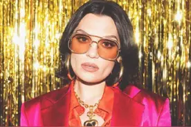 33岁结石姐确诊梅尼埃病，病情将影响歌唱生涯，此前右耳曾失聪图片