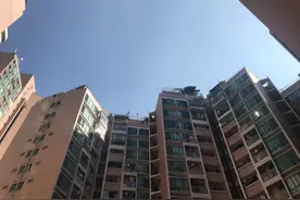 深圳“富人”私生活实录：身价千万，每天吃15元的快餐图片