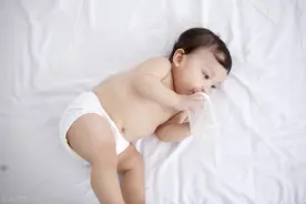 宝宝用纸尿裤到底好不好？图片