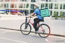 21岁外卖骑士送餐途中突发脑溢血，送院后不治离世图片