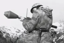 反坦克火箭筒发射时，需要注意什么，最好站远点图片