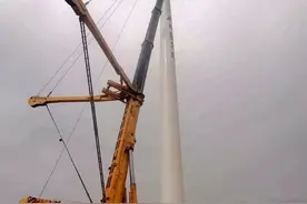 徐工12000吨汽车吊，台班费200w图片