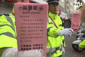 路边停车被贴罚单，碰到这几种可以直接无视！不要傻傻地去交钱图片