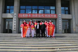 种下一棵树，种下一份希望图片