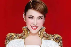 出道多年的乌兰图雅，如今却被网友总结“躲汉子绝技”频频上热搜图片