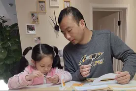 【十堰】十堰一位高一班主任连写64封“掏心窝”书信 寄给他的学生图片