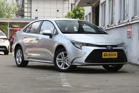 入门即是高配，性价比不错，体验2021款丰田雷凌图片