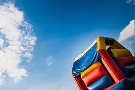 山东对可设置充气城堡娱乐设施的场所全部摸底登记造册图片