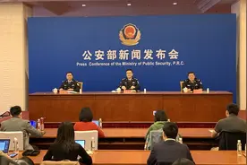 公安部推12项新规！取消申请小型汽车驾驶证70周岁年龄上限图片