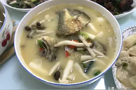 丈母娘家中秋宴，5个人吃7道菜，岳父说没菜吃，网友：都是好料图片