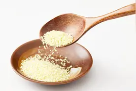 鸡精是鸡身上提炼的吗？鸡精和味精有什么区别呢？你真的了解吗？图片