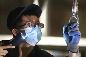 致敬坚守岗位的你图片