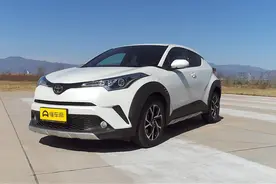 丰田C-HR深度评测：后排空间一般，想赢得中国市场凭什么？图片