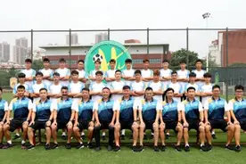 四年一次“华山论剑”！全运会湖北U18男足兵发陕西备战图片