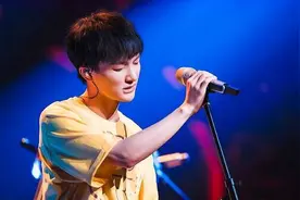 周深——浅浅一歌喉，深深通幽处图片