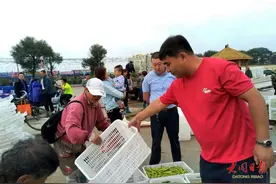 大同：戎装穿在身 红心永向党图片