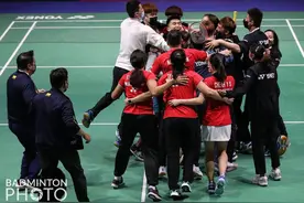 苏杯摘铜追平历史，马来西亚队年轻一代接过大旗图片