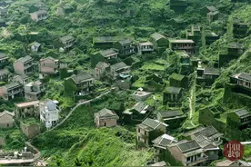 探访神秘海岛无人村，被时间遗忘的“绿野仙踪”图片