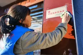 北京市密云区建立“邻里互助点”养老模式破解农村居家养老难题——奔忙在山村里的“蓝马甲”图片